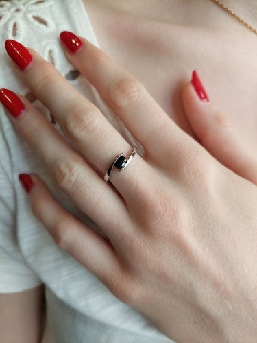 Bague 53 BAGUE MODERNE SAPHIR 58 Facettes 086941