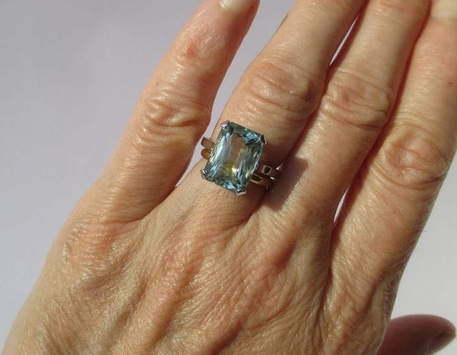 Bague 53.5 Bague cocktail aigue-marine rectangulaire 7 carats en platine 58 Facettes