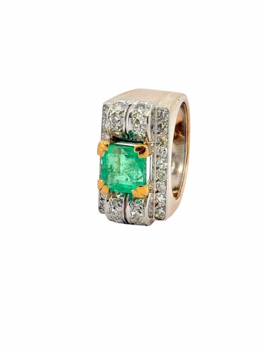 Bague Chevalière Tank en or , émeraude et diamants 58 Facettes