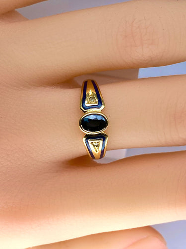 Bague saphir ovale et diamants en or jaune 18 carats et émail
