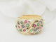 Bague 61 Bague pavée en or jaune, diamants et pierres précieuses 58 Facettes 22233
