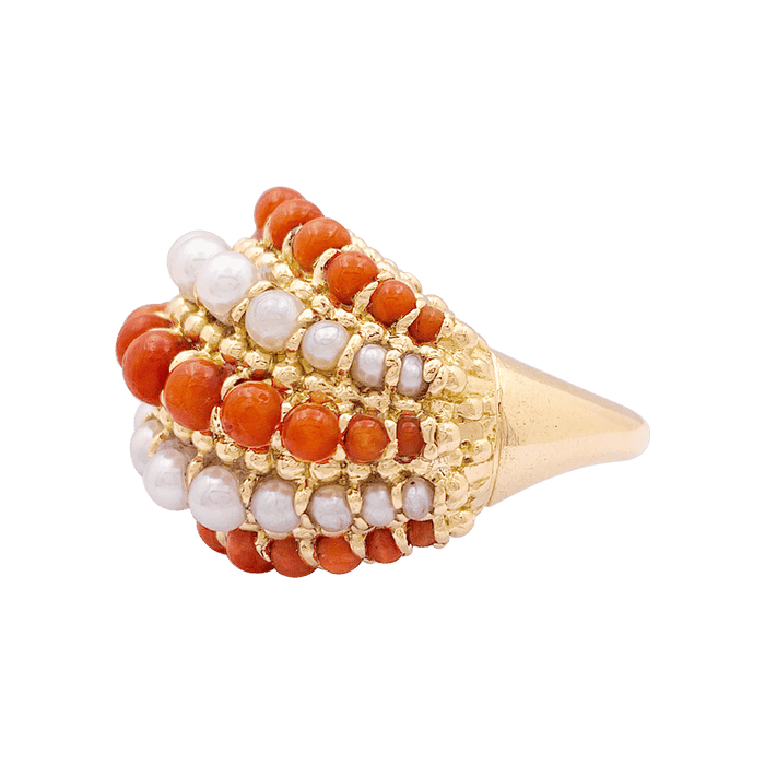 Bague 53 Bague dôme Van Cleef & Arpels, "Twist", or jaune, corail, perles. 58 Facettes 33977