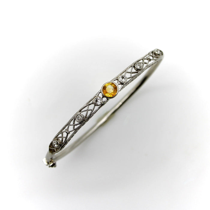 Bracelet Bracelet édouardien en filigrane de diamants et saphir jaune en platine 58 Facettes