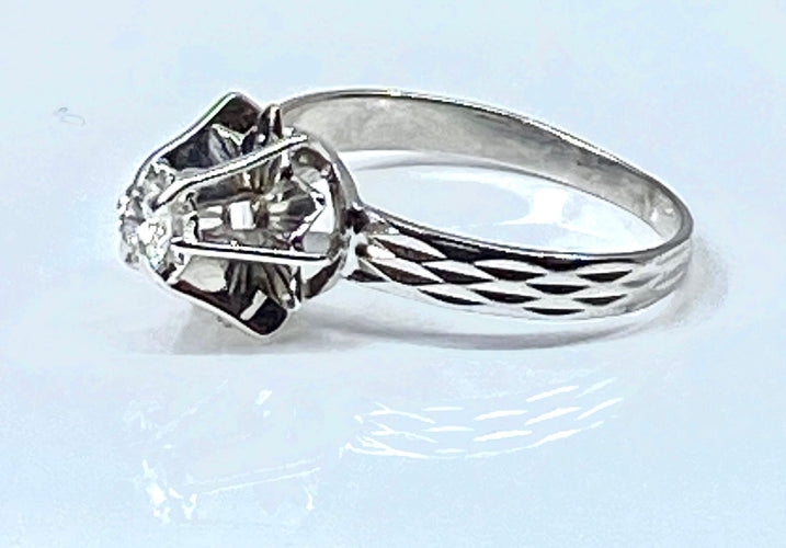 Bague Bague en or blanc 18 carats et diamant 58 Facettes AB387