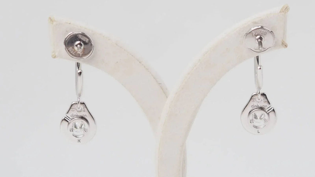 DINH VAN - Boucles d'oreilles menottes en or blanc et diamants