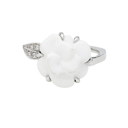 Ring 51 Chanel ring, “Camélia”, white gold, white agate and diamonds. 58 Facettes 33707