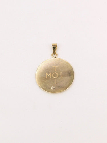 Pendentif Médaille amour Augis ronde Plus qu'hier moins que demain or jaune diamant rubis 58 Facettes J517