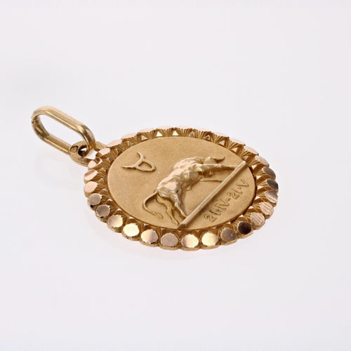 Pendentif Médaille or rose signe taureau 58 Facettes CVP119