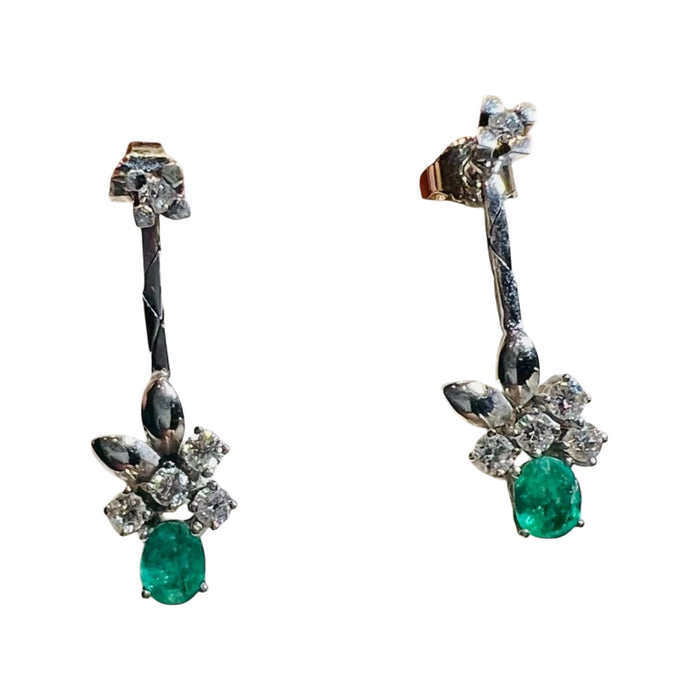 Boucles d'oreilles or blanc, diamants, émeraudes époque 1960