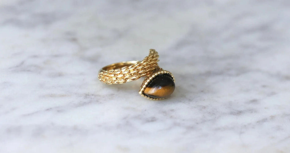Bague BOUCHERON - Bague Serpent Bohème or jaune et Oeil de Tigre 58 Facettes