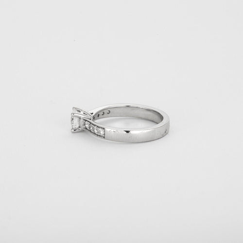 Bague 54 Solitaire or blanc orné de diamants 58 Facettes 517564