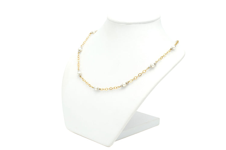 Collier Collier contemporain en or jaune et blanc 18 carats et perles 58 Facettes B676