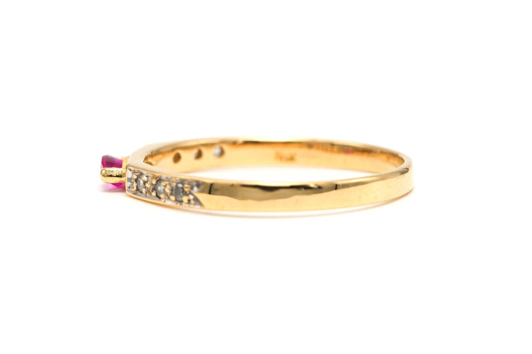 Bague 56 Bague contemporaine or jaune, rubis et diamants taille brillant 58 Facettes 22752