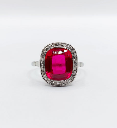 Bague Art Déco or blanc, rubis synthétique et diamants taille rose (circa 1930)