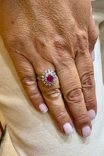 Bague 52 Bague ancienne en or blanc rubis et diamants 58 Facettes