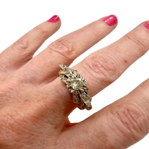 Bague Bague de style ART DECO en or et platine vues avec diamants 58 Facettes Q976A