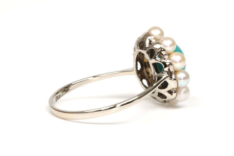 Bague Art Déco en or blanc 18 carats sertie d'une turquoise et de perles