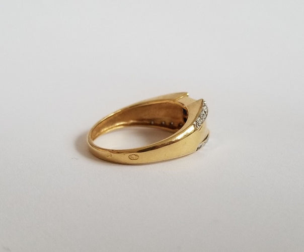 Bague 53 Bague or jaune saphirs et diamants 58 Facettes