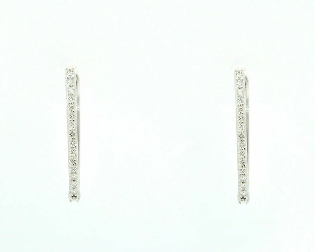 Boucles d'oreilles Boucles d'oreilles ovales en or blanc serties de diamants de 0,25 ct 58 Facettes 10675