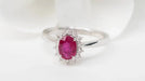 Bague 54 Bague marguerite or blanc, rubis ovale, diamants 58 Facettes 32240