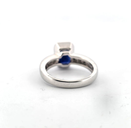 Bague 52 Bague en platine avec saphir et diamants 58 Facettes