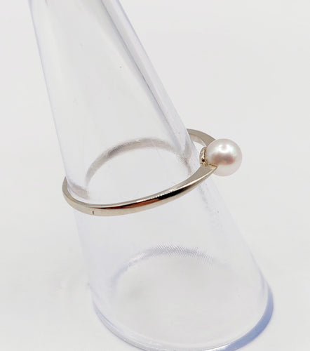 Bague 56.5 Bague Art Déco or blanc ornée d'une perle 58 Facettes A05394