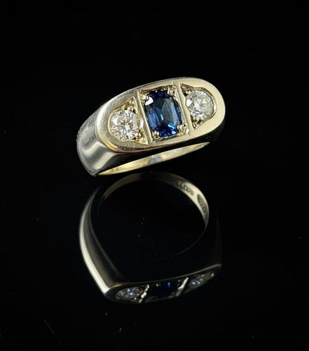 Bague en saphir et diamants. Début des années 1900.