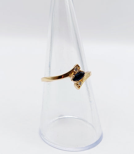 Bague 54 Bague vintage or jaune, saphir navette et diamants 58 Facettes A05234