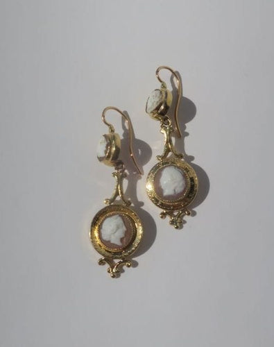Boucles d'oreilles Boucles d'oreilles dormeuses 19e pendantes camées 58 Facettes