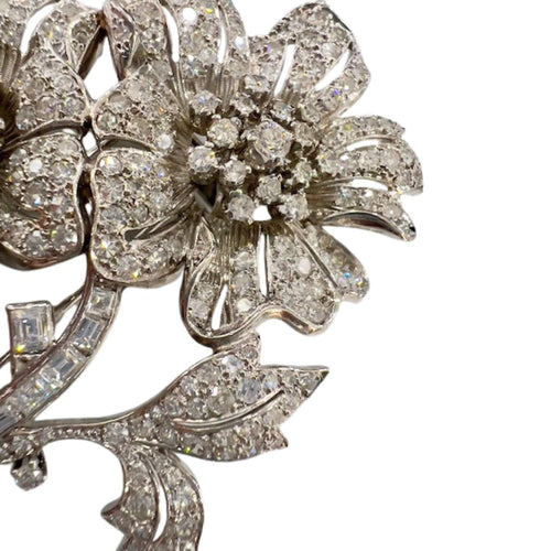Broche BROCHE DE STYLE RÉTRO PÉRIODE 1945-1950 avec DIAMANTS 8,64 ct 58 Facettes A2683
