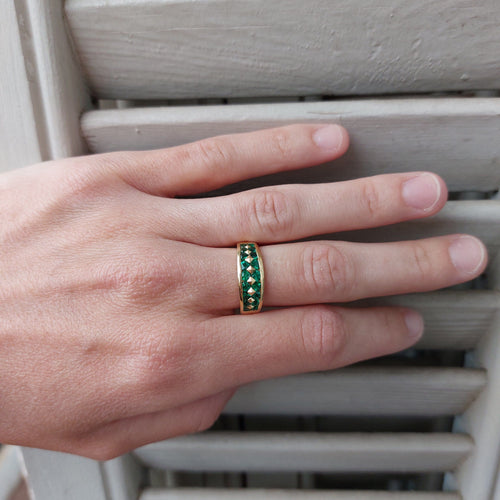 Bague 51 HENRI MARTIN (attribué à) Bague jonc émeraudes et or jaune 58 Facettes 5
