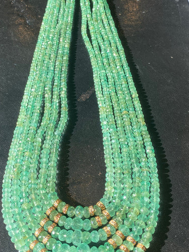 Collier 6 rangs de perles d'émeraudes 380 carats