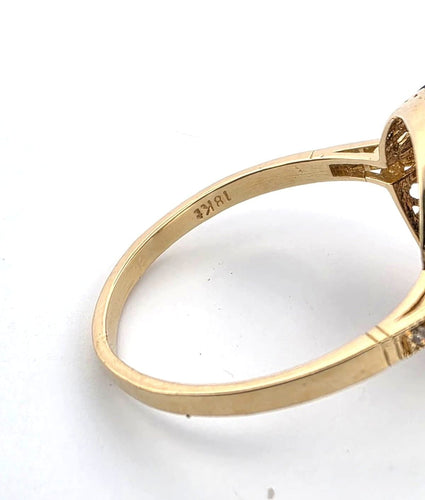 Bague 55 Bague en or jaune 18 carats sertie d'un saphir de 0,50 carat et de diamants de 0,30 carat. 58 Facettes