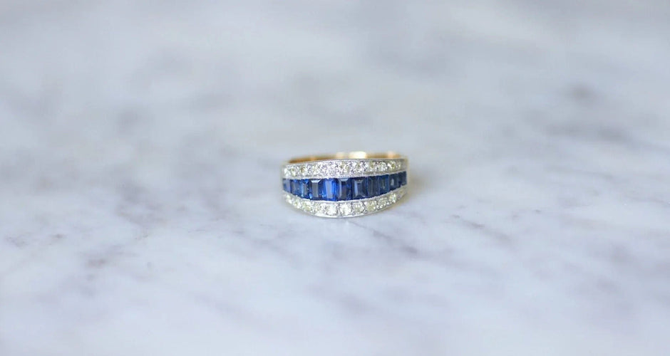 Bague 50 Bague Bandeau Art Deco Saphirs Calibrés et Diamants 58 Facettes