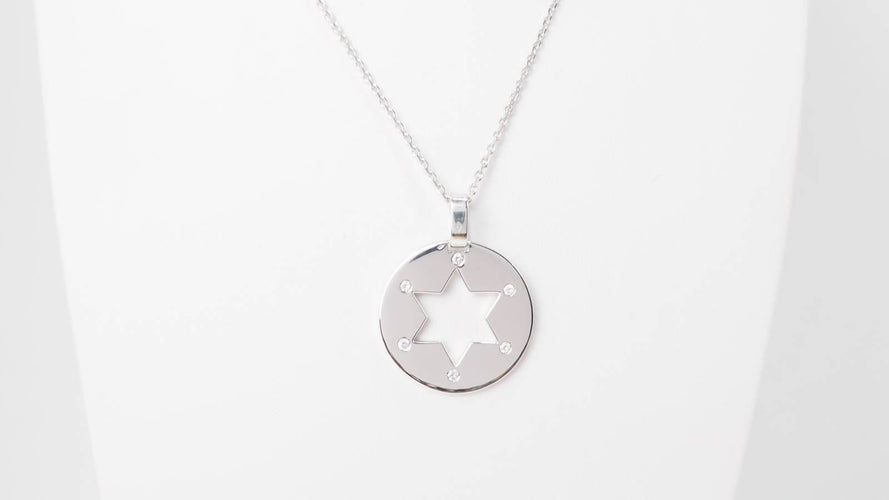 Collier Collier pendentif étoile de David en or blanc et diamants 58 Facettes 27387