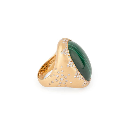 Bague 54 Bague or jaune brossée ornée d'une malachite 58 Facettes 1