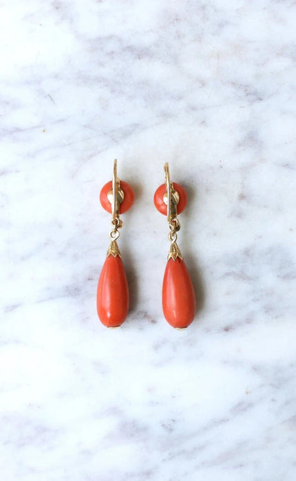 Boucles d'oreille anciennes or jaune, corail