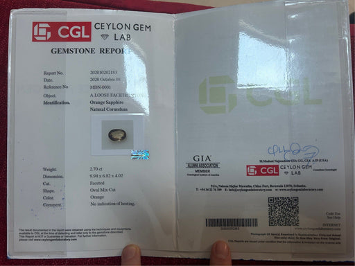 Gemstone Saphir orange non chauffé non traité 2.70cts certificat CGL 58 Facettes 452