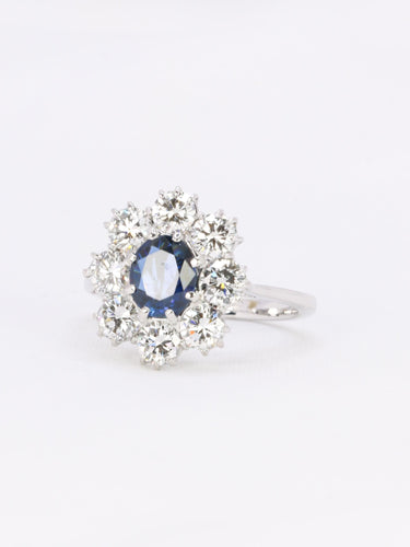 Bague 54 Bague marguerite or blanc, saphir ovale et diamants 58 Facettes 1034.12