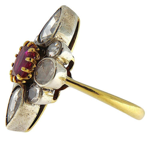Bague 56 Bague en or jaune et argent ornée de roses en diamants et d'un rubis central 58 Facettes G3858