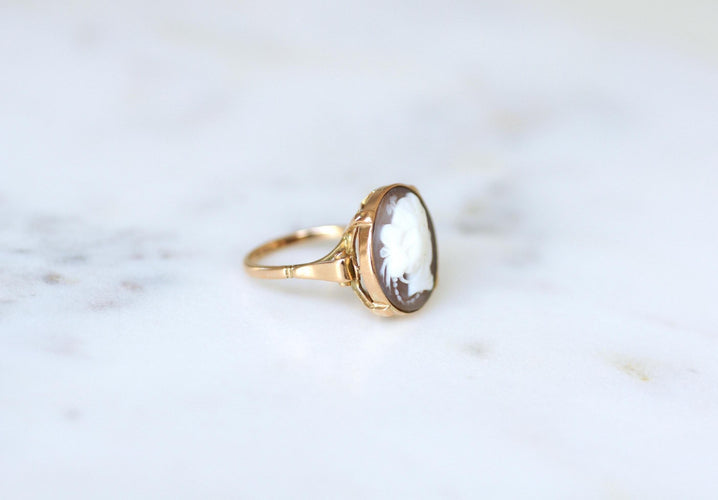 Bague 55 Bague Camée Coquille sur or rose 1940 58 Facettes