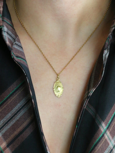 Pendentif Médaille religieuse Art nouveau or jaune 58 Facettes 1128.5