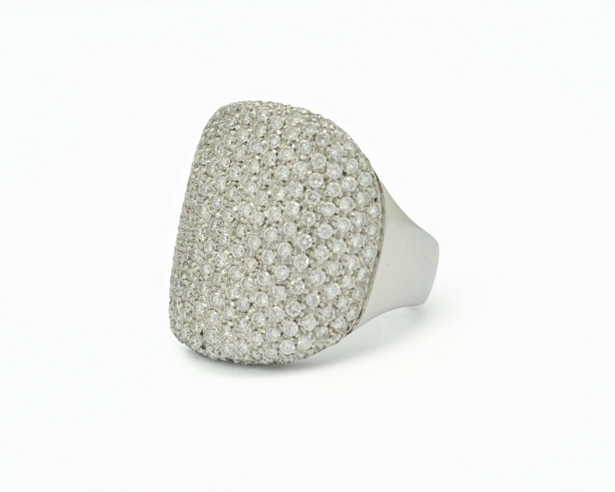 Bague en or blanc avec pavé de diamants de 2,2 ct