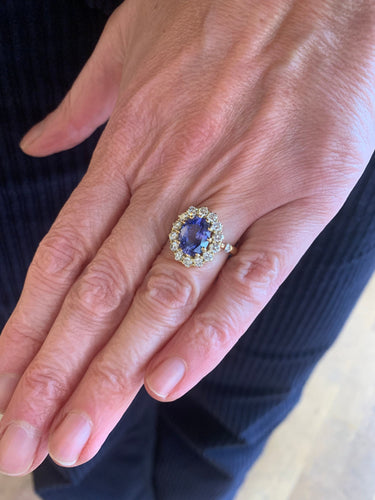 Bague pompadour saphir Ceylan non chauffé 3.55 carats en or jaune et diamants 58 Facettes BSA107