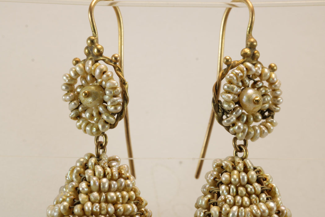 Boucles d'oreilles en or et perles anciennes