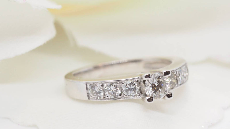 Bague 51 Bague de fiançailles en or gris et diamant 58 Facettes F4581