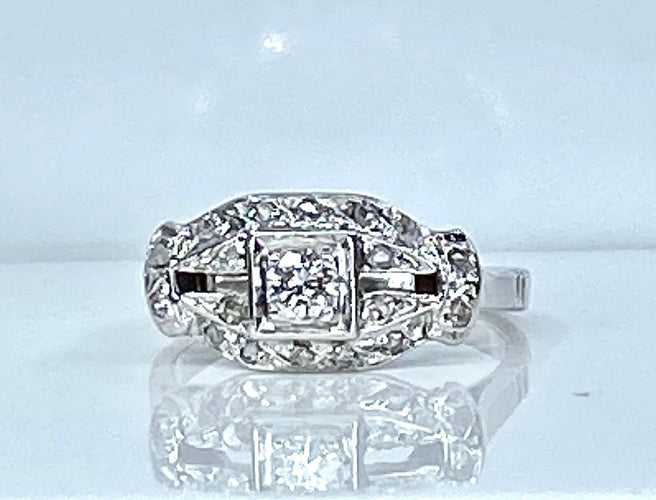 Bague 48 Bague en or blanc et diamants Art Déco 58 Facettes AB582