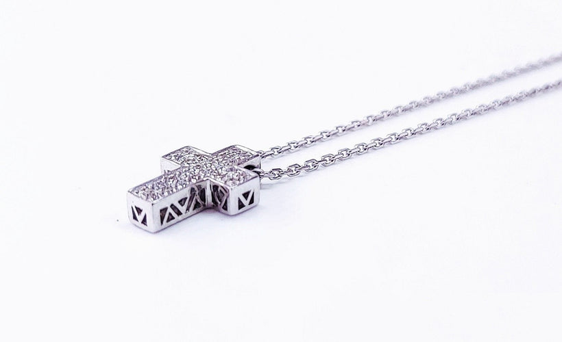 Collier Croix sur chaîne, or blanc et diamants 58 Facettes CX.CUBE.DT