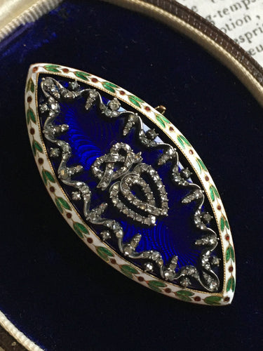 Broche Broche ancienne en forme de navette en or et argent 58 Facettes