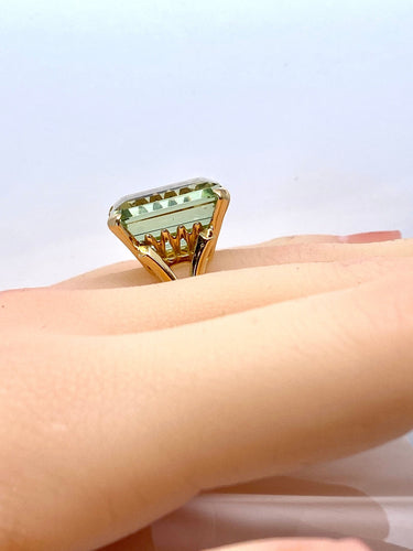 Bague en or jaune et béryl vert 20 carats